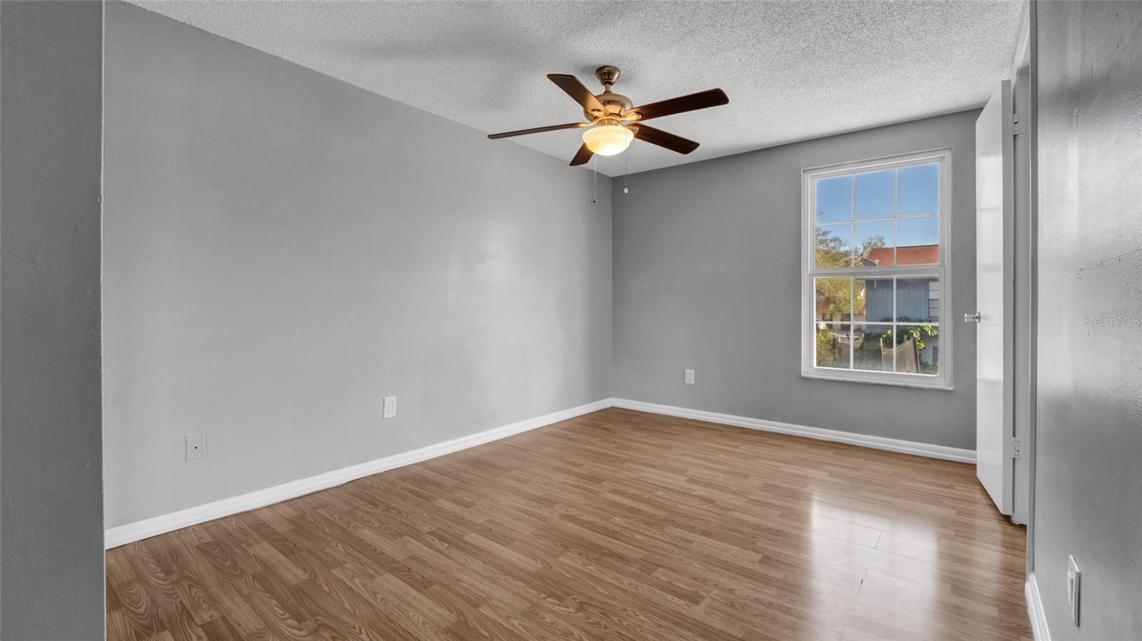 master bedroom 2 ( upstairs)