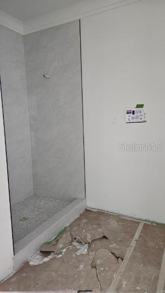 TB8347898