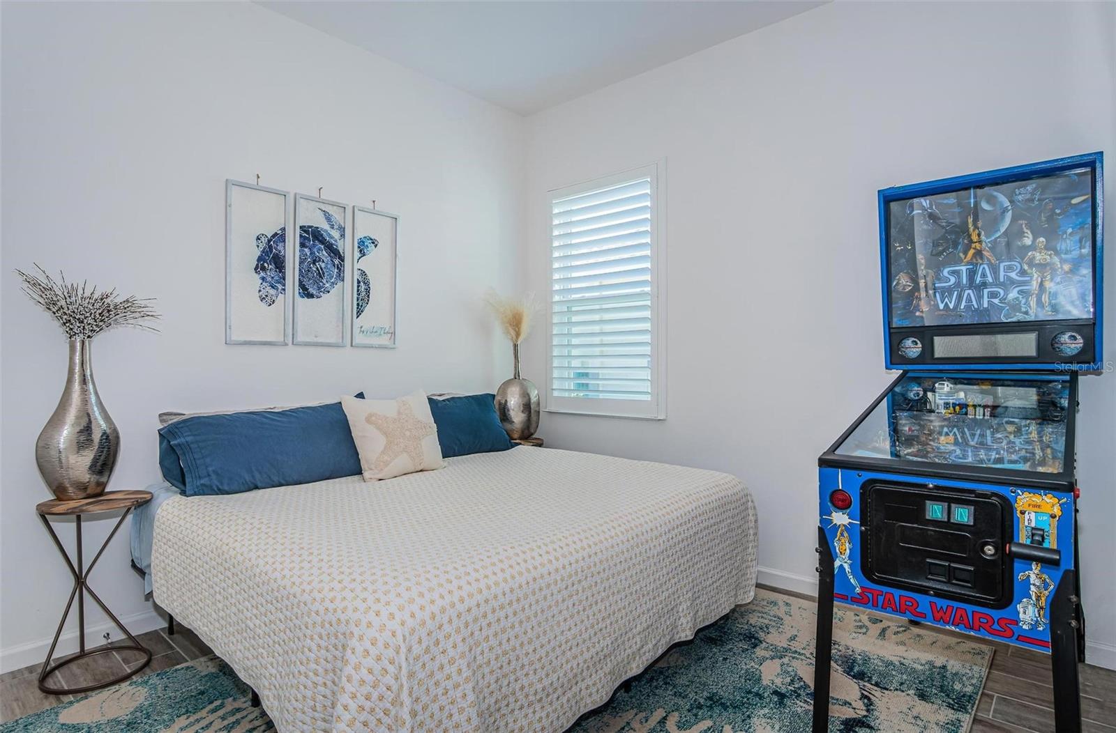 2nd bedroom