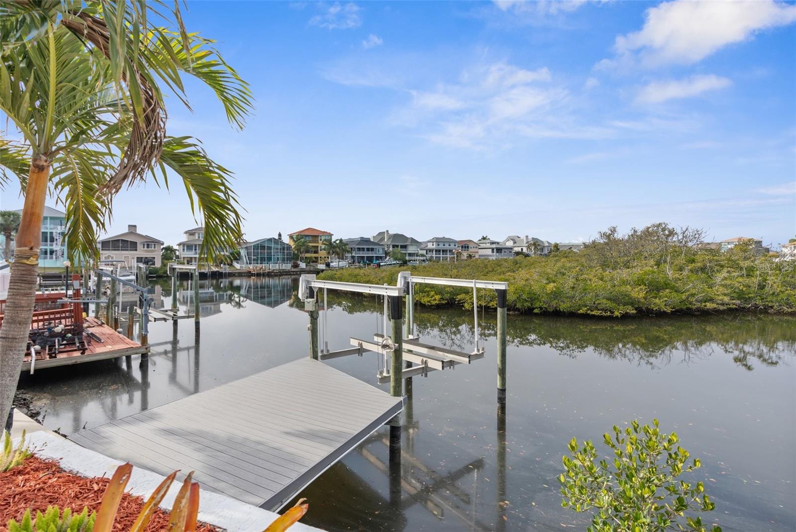 Private Dock and Electric Lift