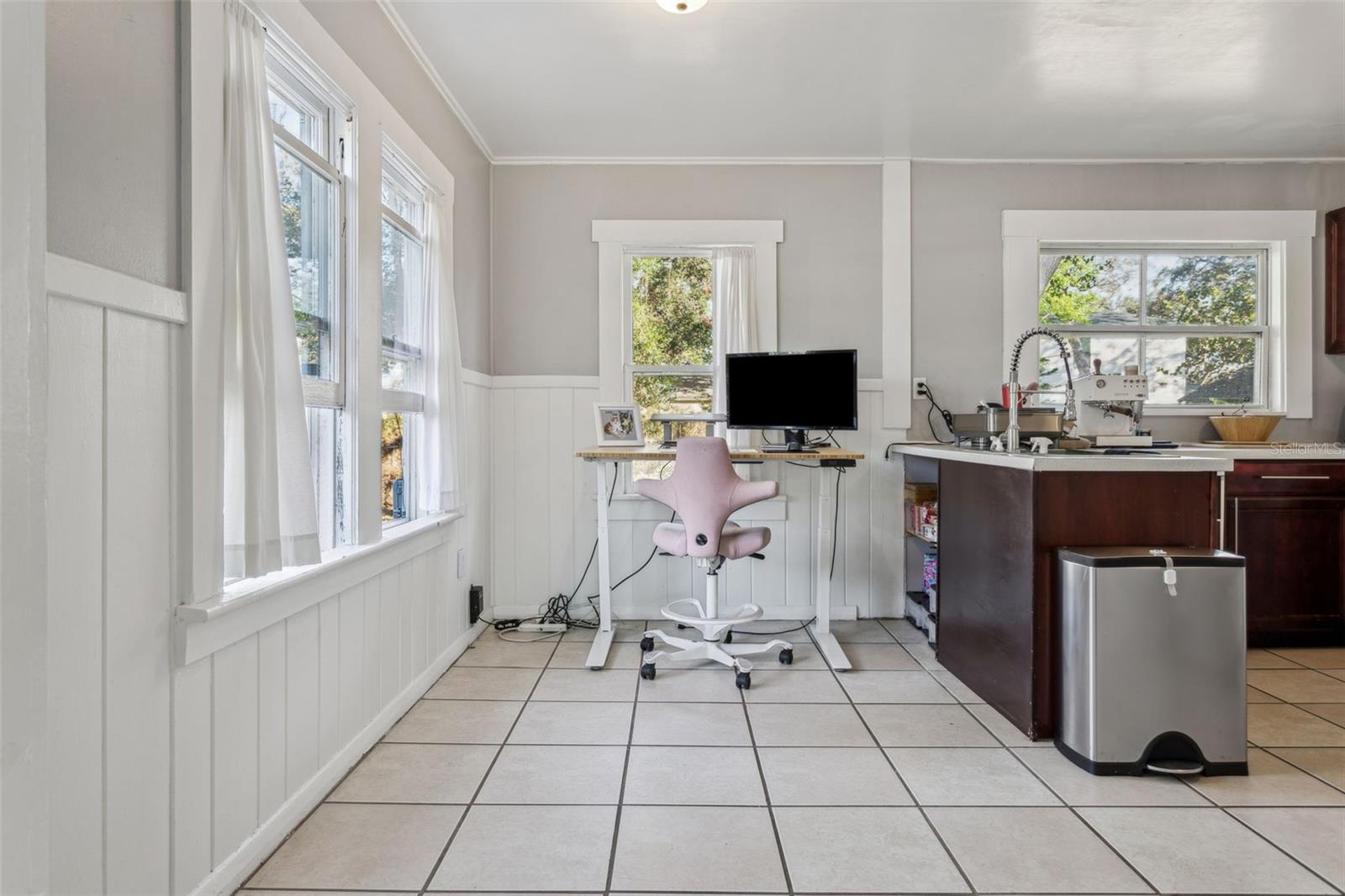 kitchen/dining area