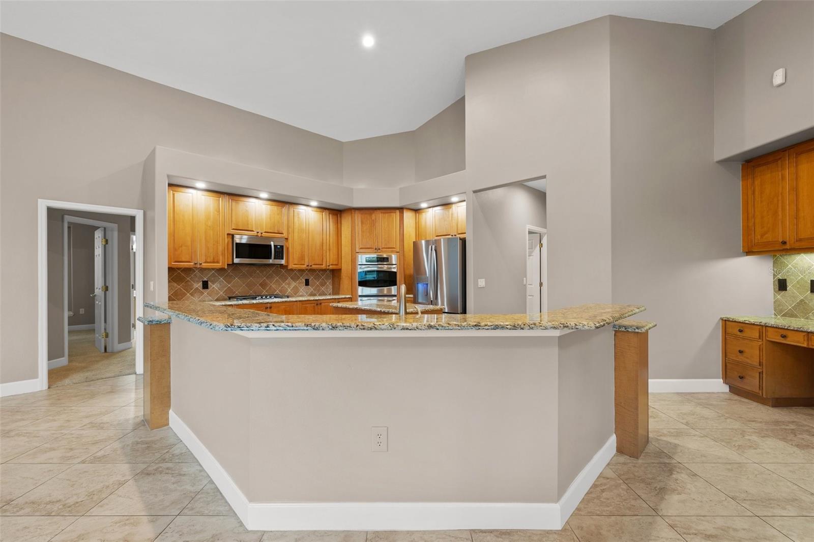 KITCHEN WITH DOUBLE ISLANDS