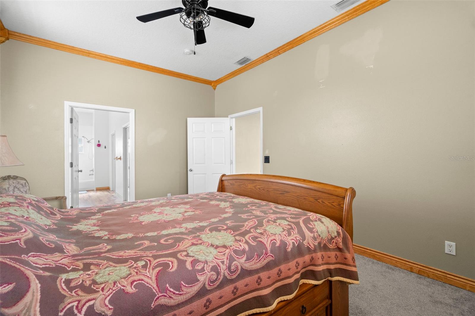 PRIMARY BEDROOM WITH BATH MAIN FLOOR