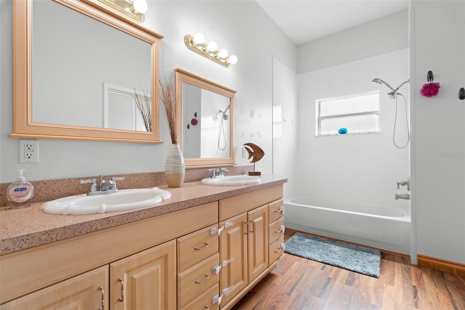 Primary bedroom bathroom