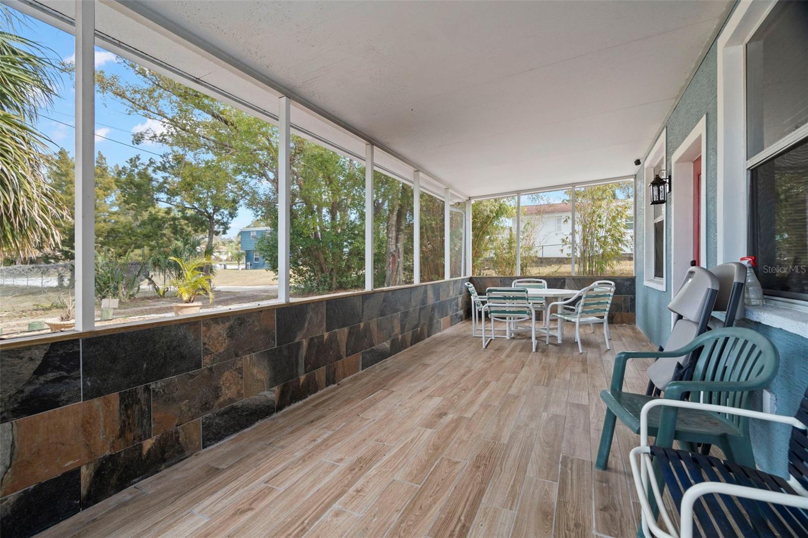 Lower level lanai