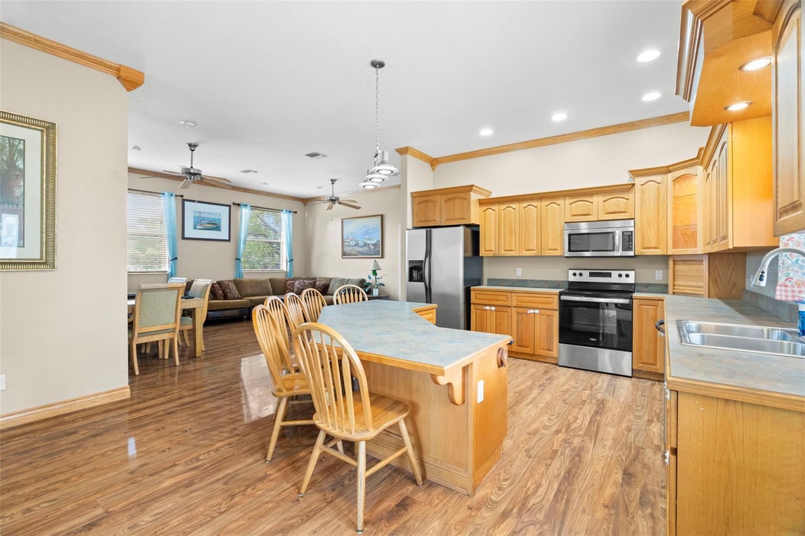 Large country kitchen main level