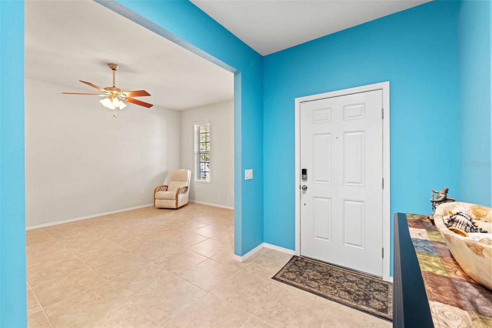 foyer/living room