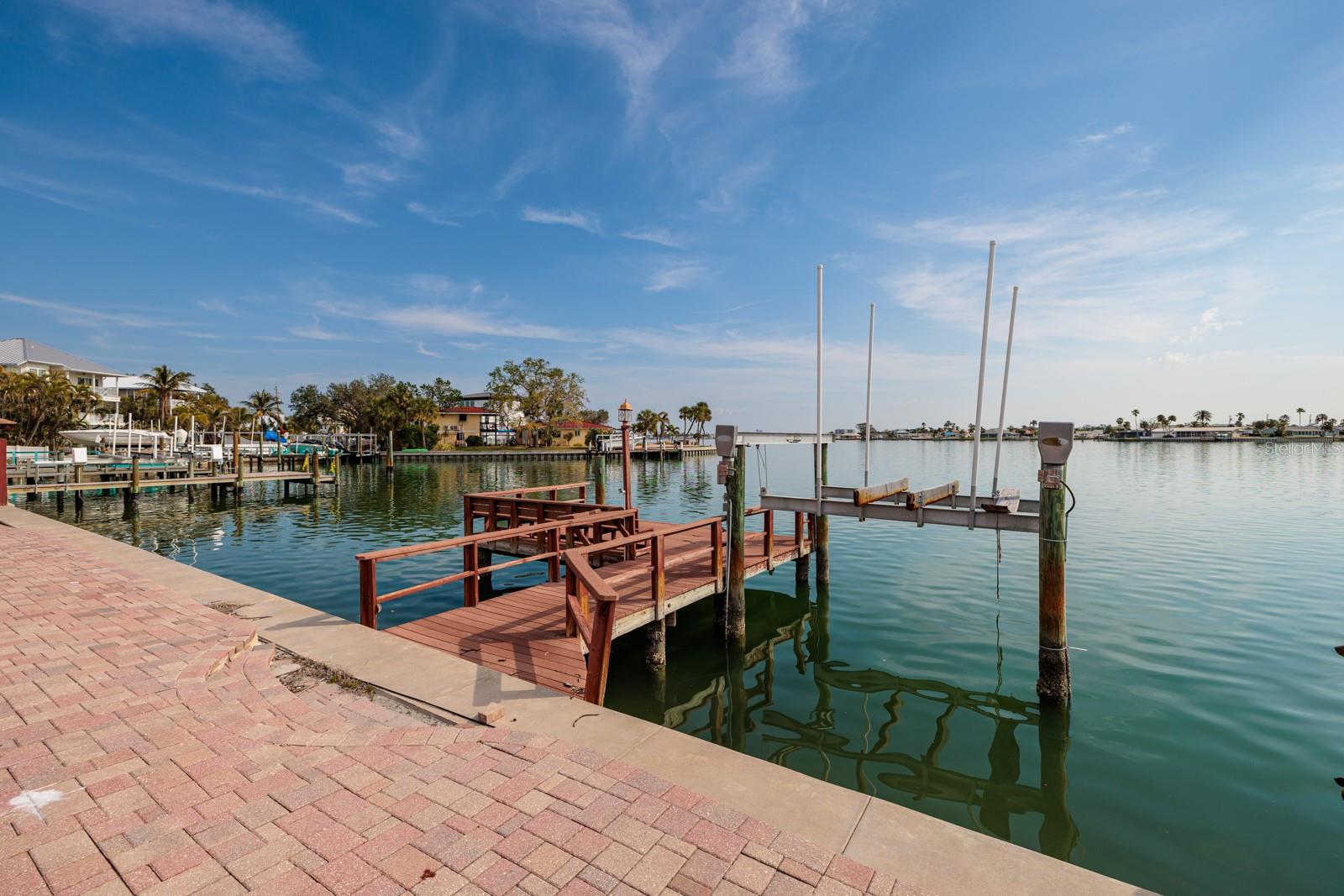 Dock w/Boat lift.