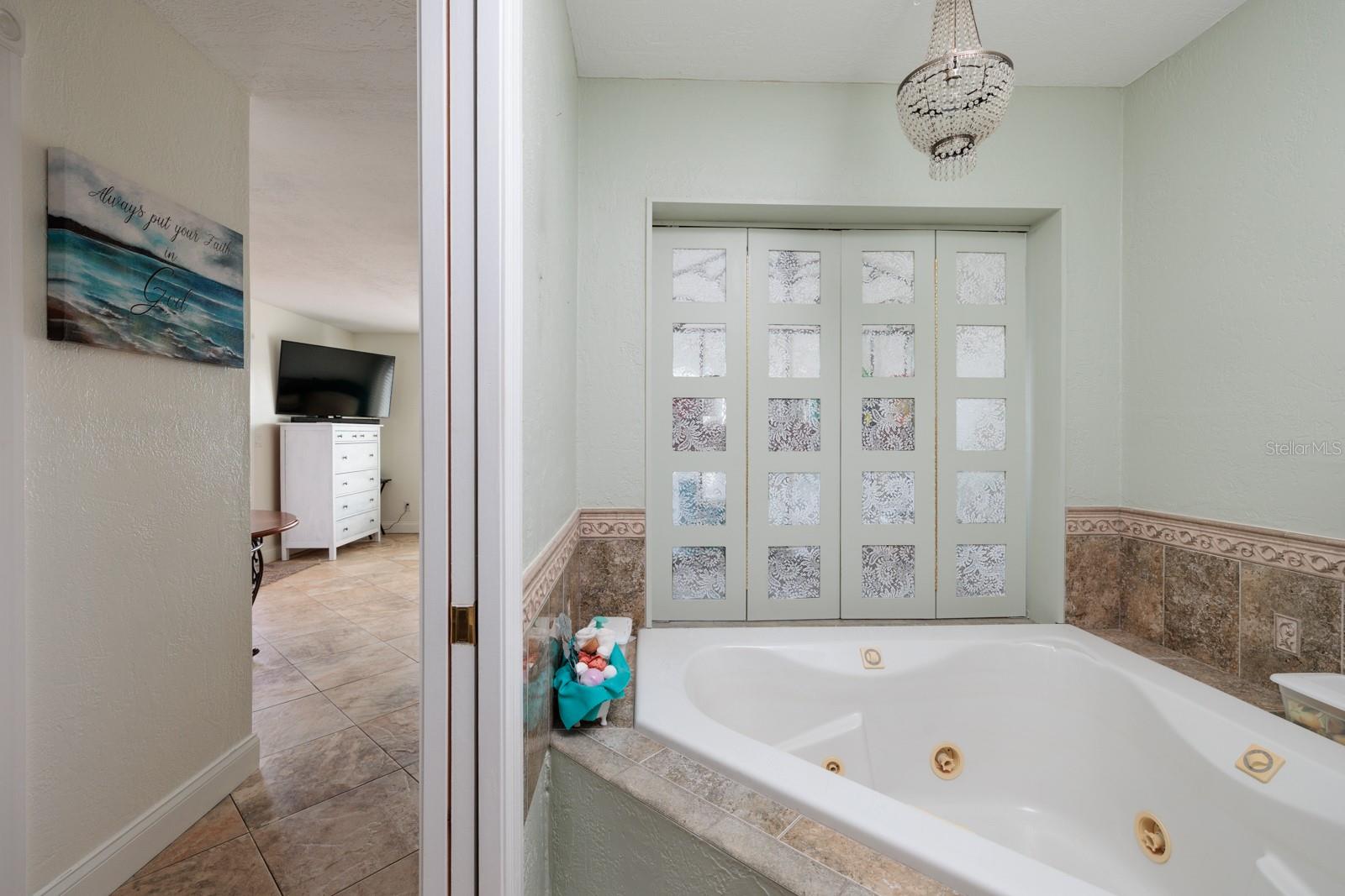 Primary bathroom upstairs. (Triplex unit 1, 2-story, 1996 sq ft, 3/3).