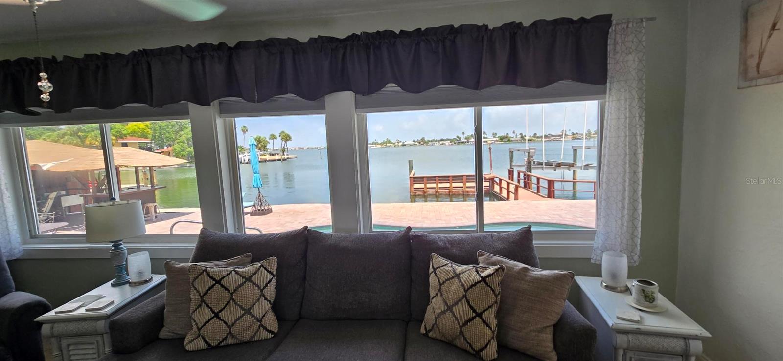 Living room view. (Triplex unit 1, 2-story, 1996 sq ft, 3/3). Pic taken before Hurricane Helene.