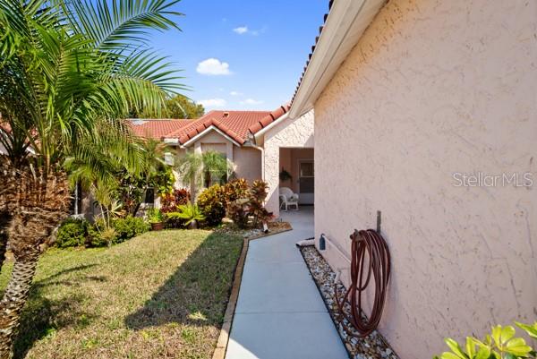 FRONT WALKWAY