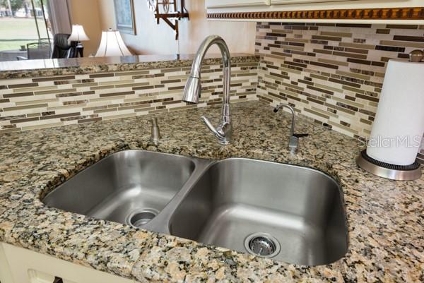 STAINLESS SINK WITH FAUCET