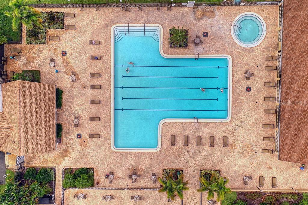 MAIN CLUBHOUSE POOL N JACUZZI