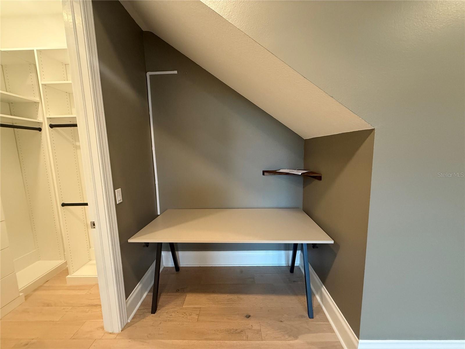 Desk in the niche