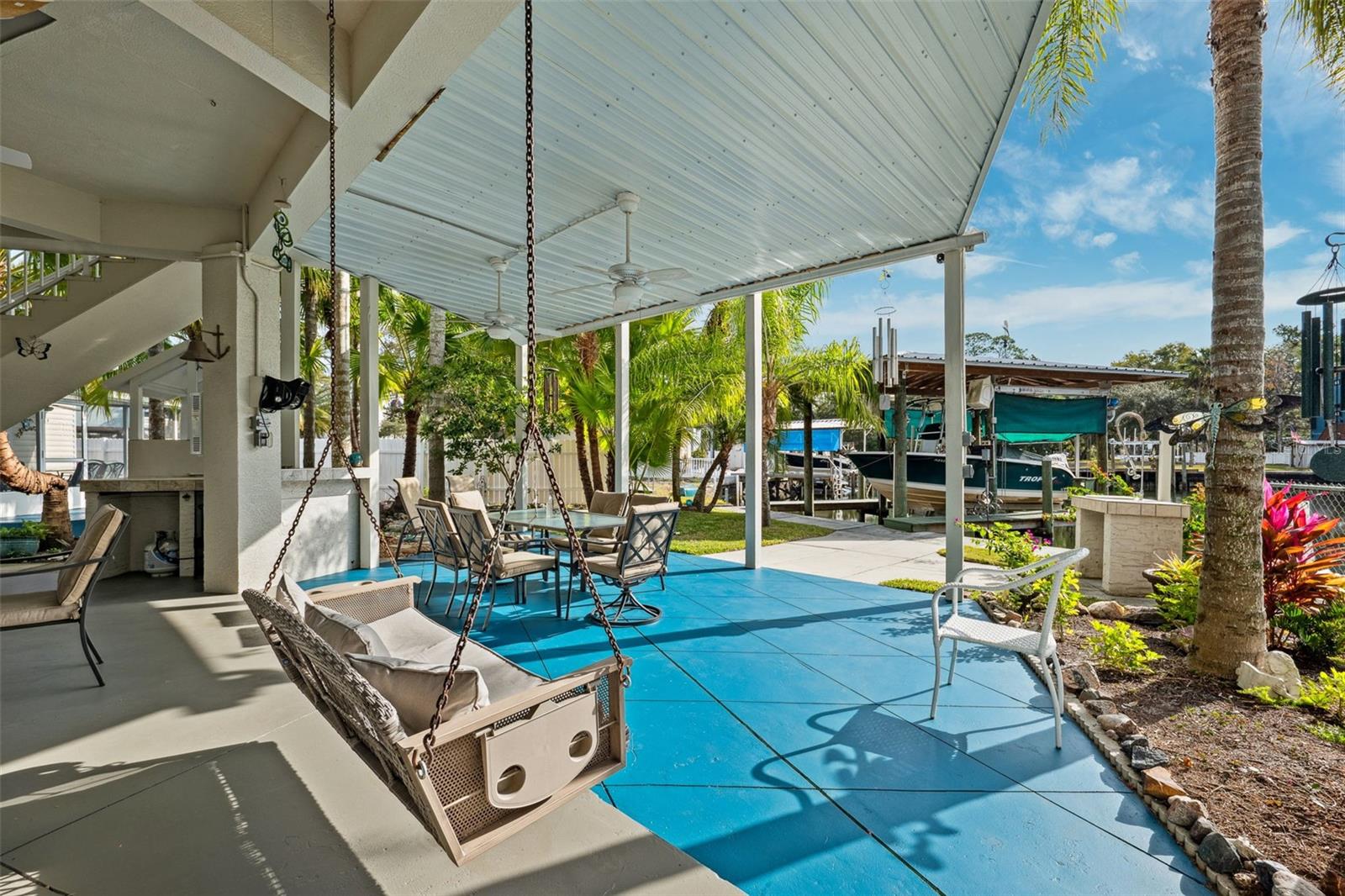 Bungalow Screed Porch w/Views