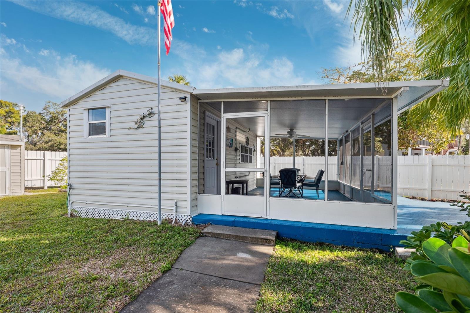 Bungalow w/Screened Porch