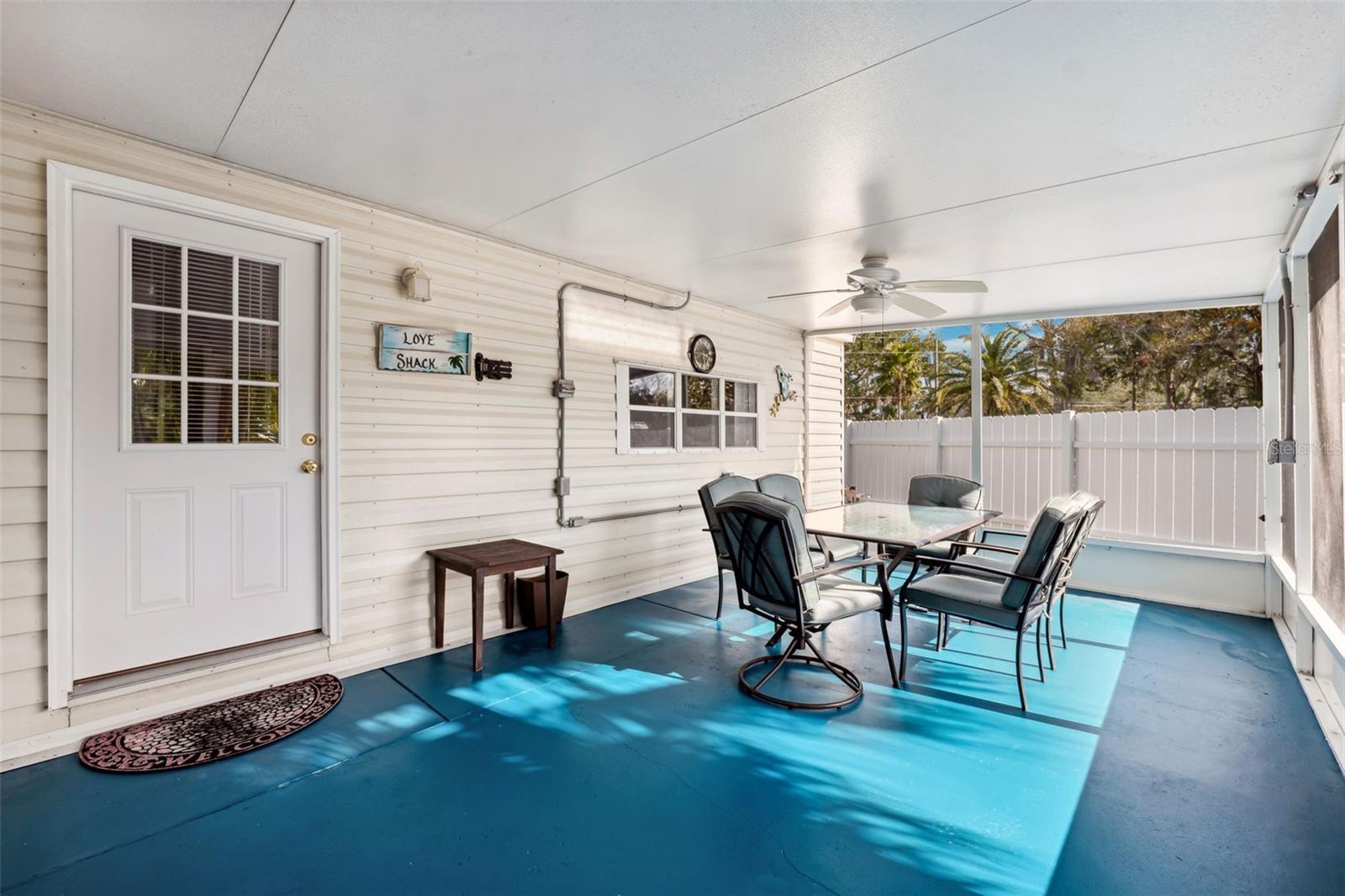 Bungalow Screed Porch w/Views