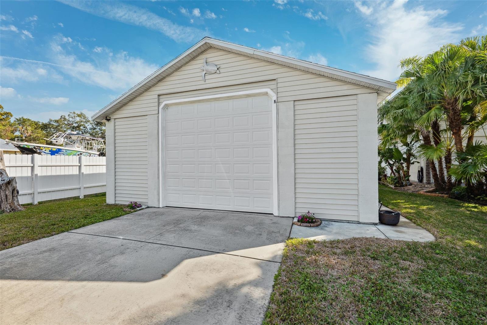 Detached Garage