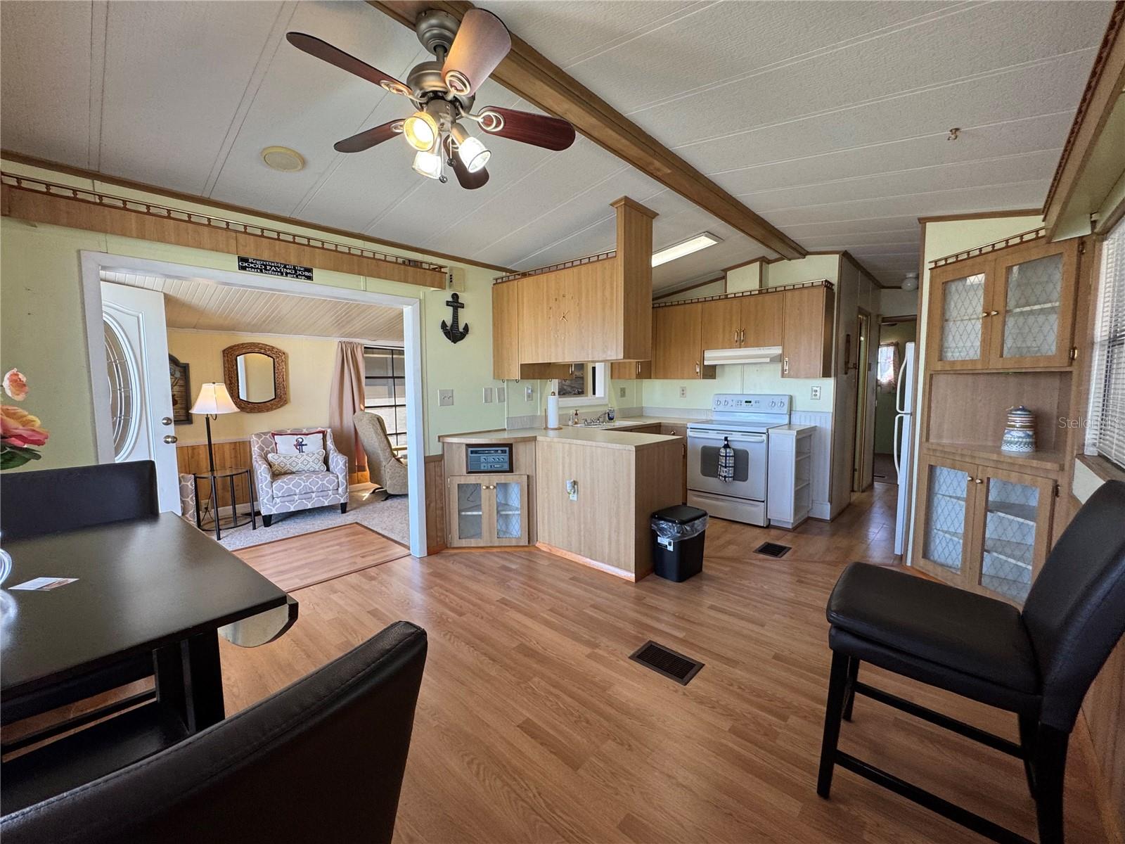 Dining area & Kitchen