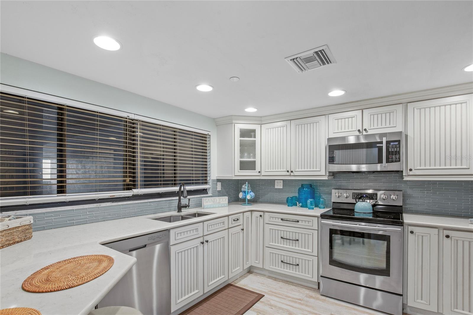 Plenty of countertop space for prepping a complete meal.  Or, enjoy some of the restaurants just down the street at the Shoppes on Sand Key!