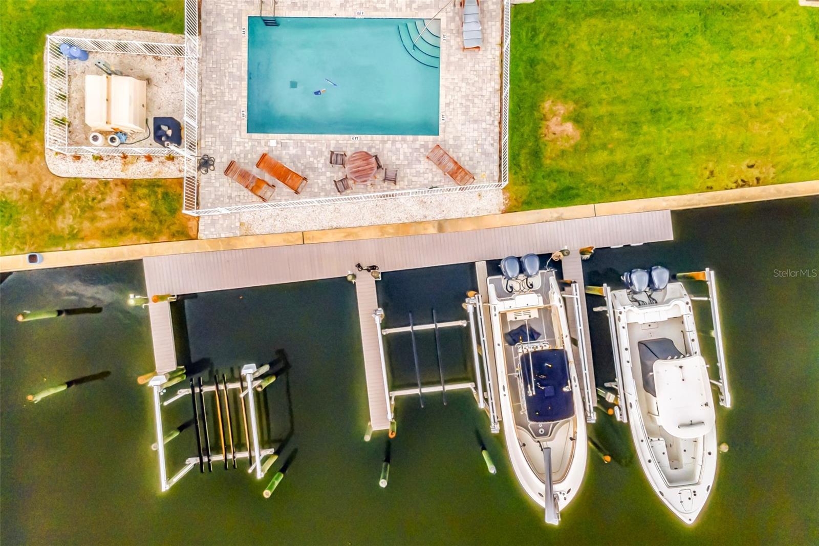 16,000 lb boat lift with autostop.