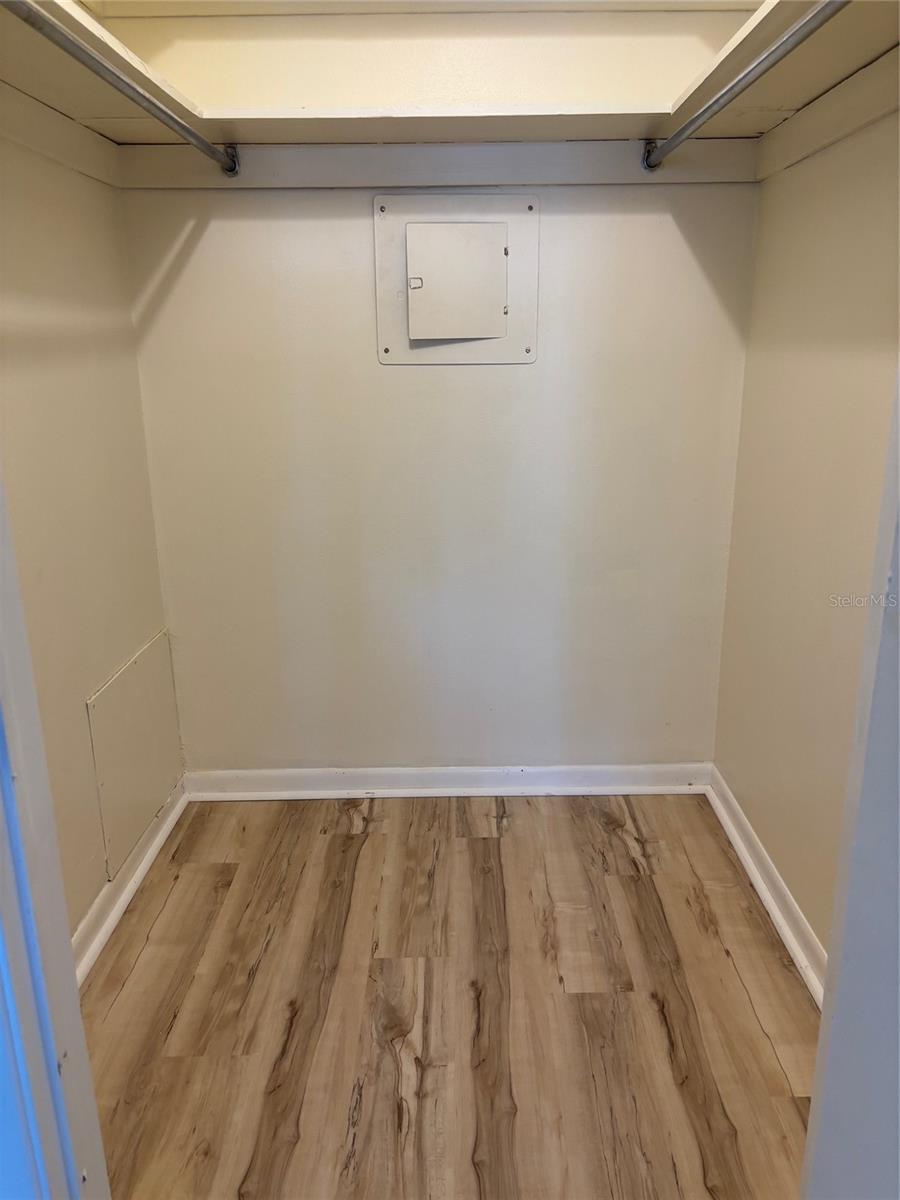 Walk-in closet