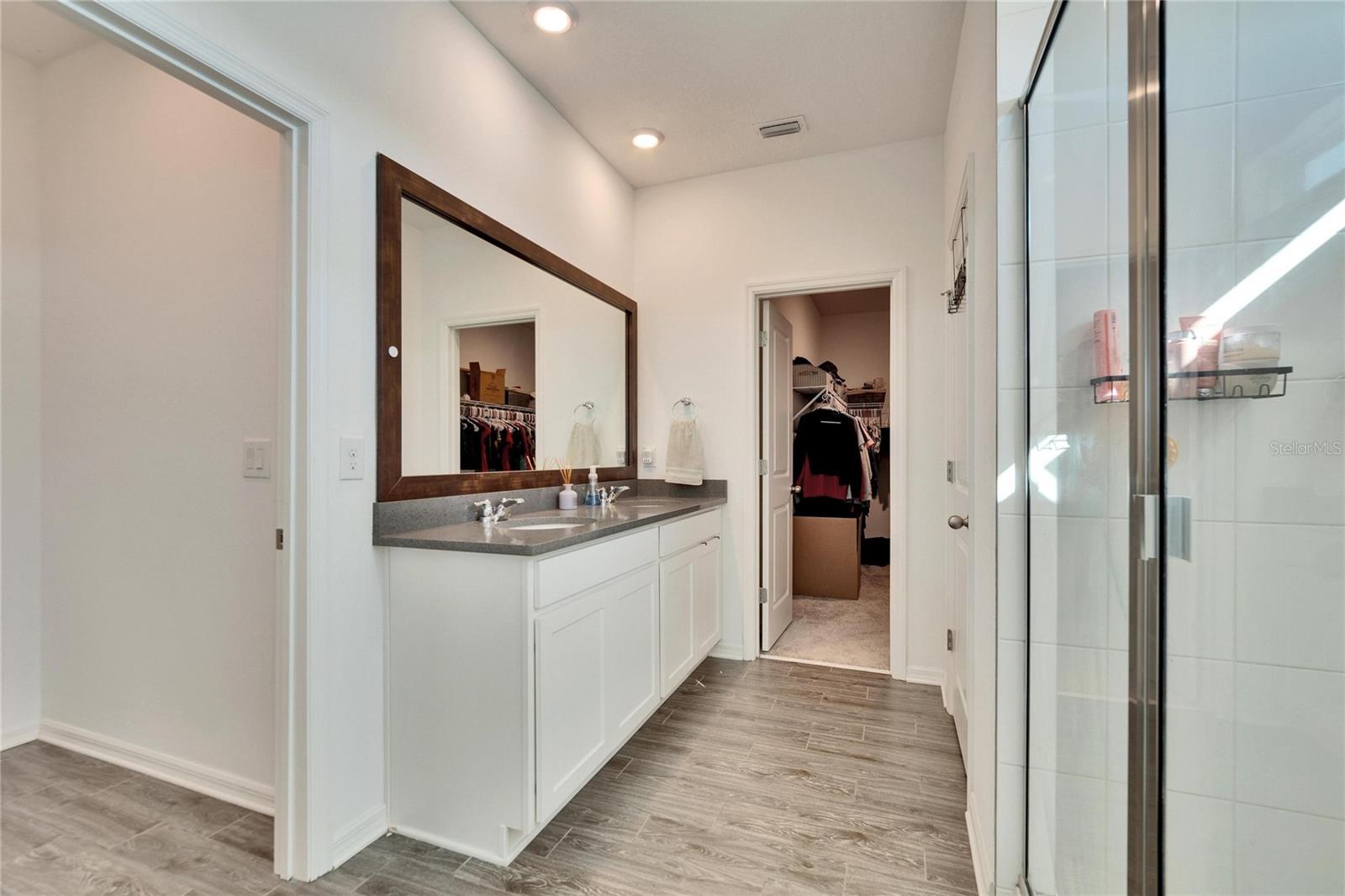 Primary Bath & Walk-In Closet