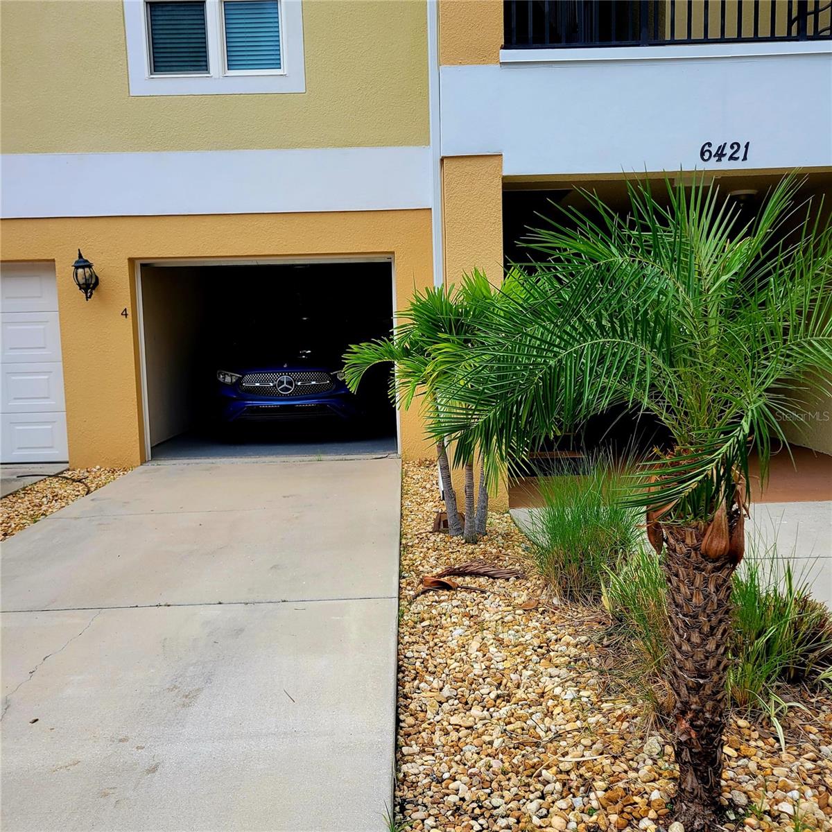 GARAGE
