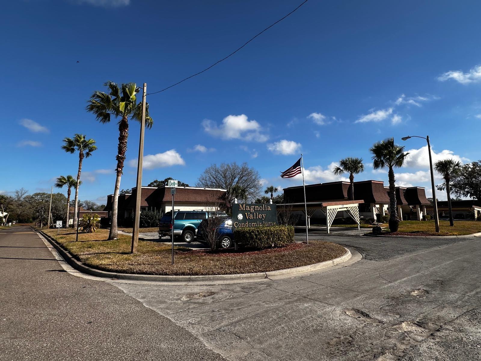 Public Entrance to Magnolia Valley