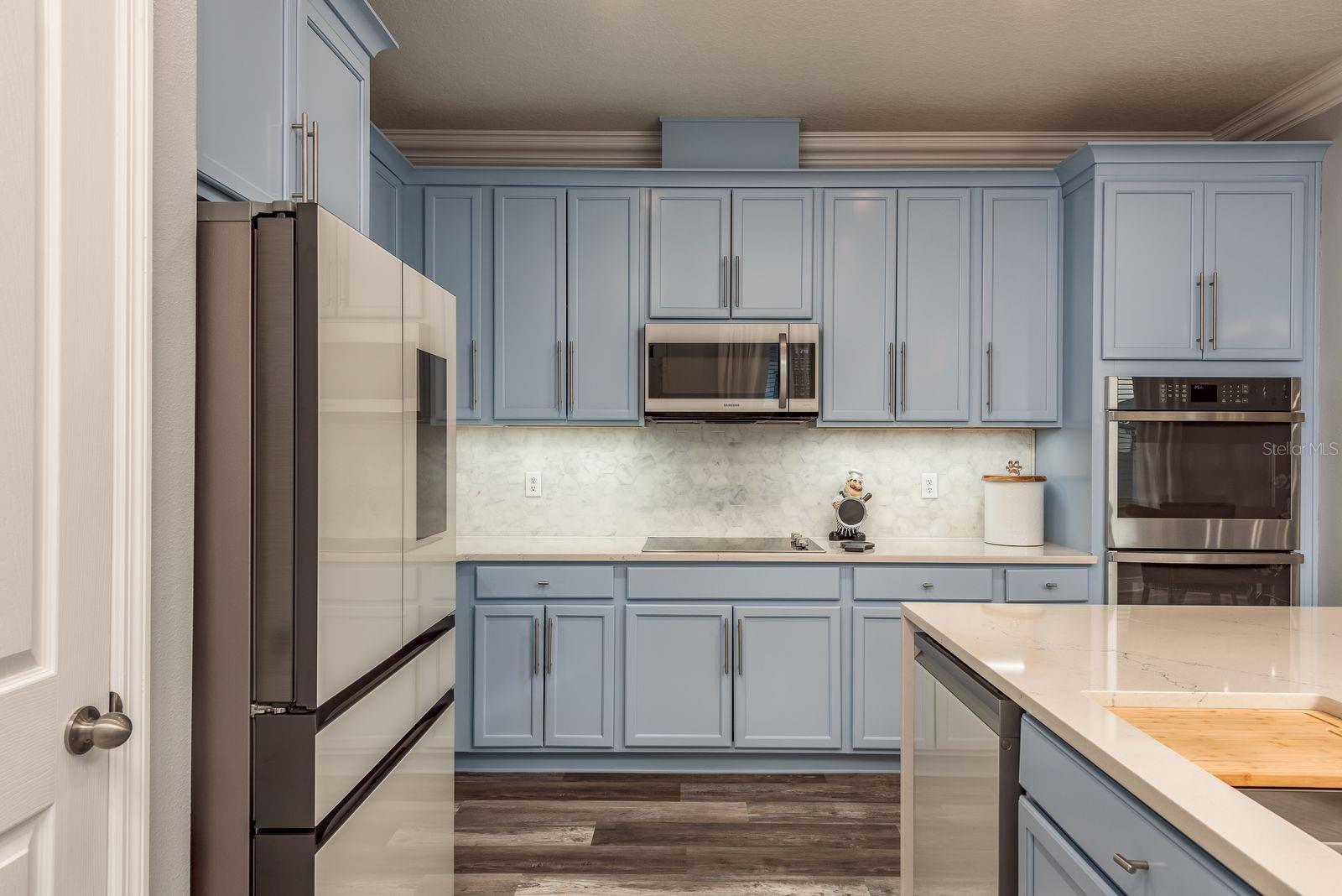 Gourment kitchen with upgraded appliances