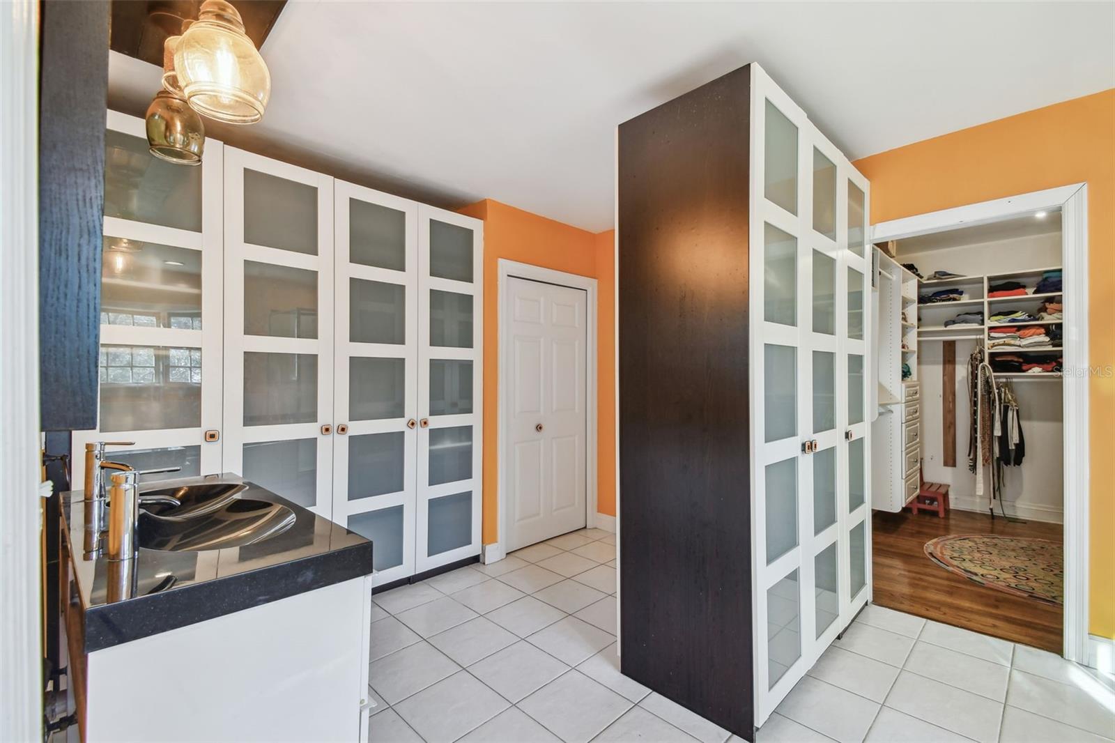 Master Bath & Walk In Closet