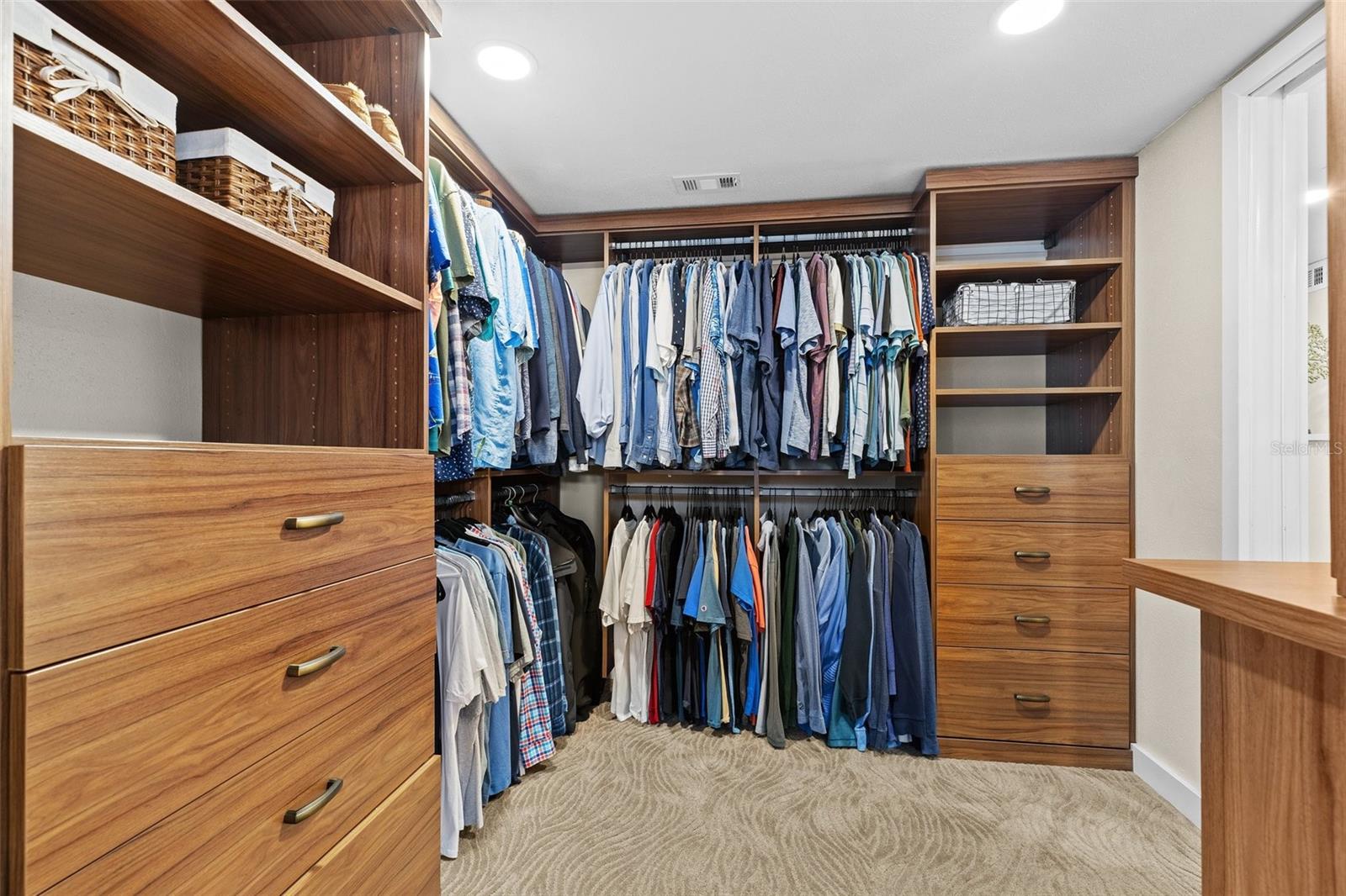 Custom design closet