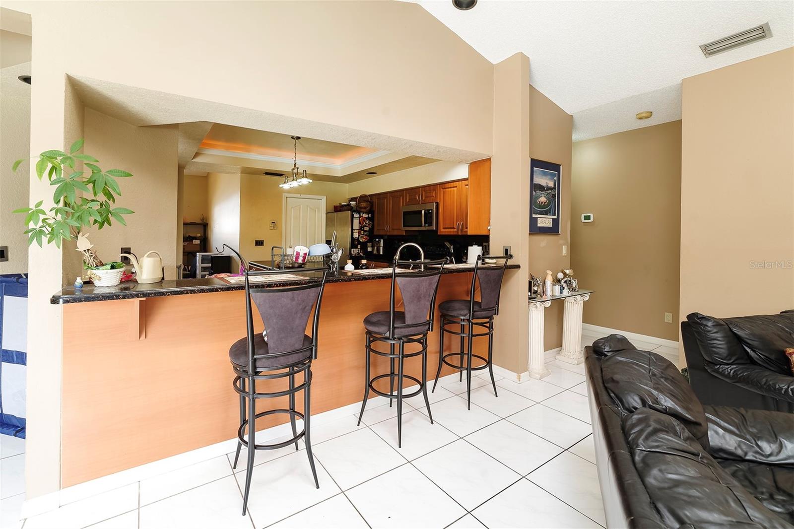 Kitchen with Breakfast Bar