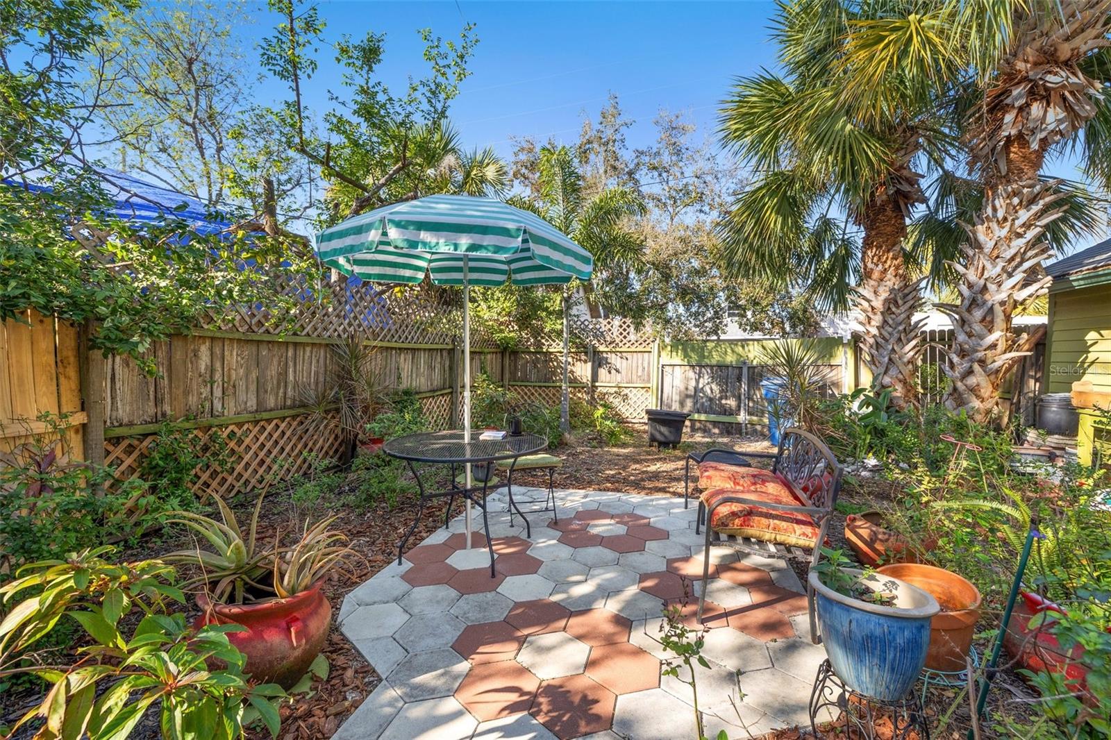 backyard garden sitting area