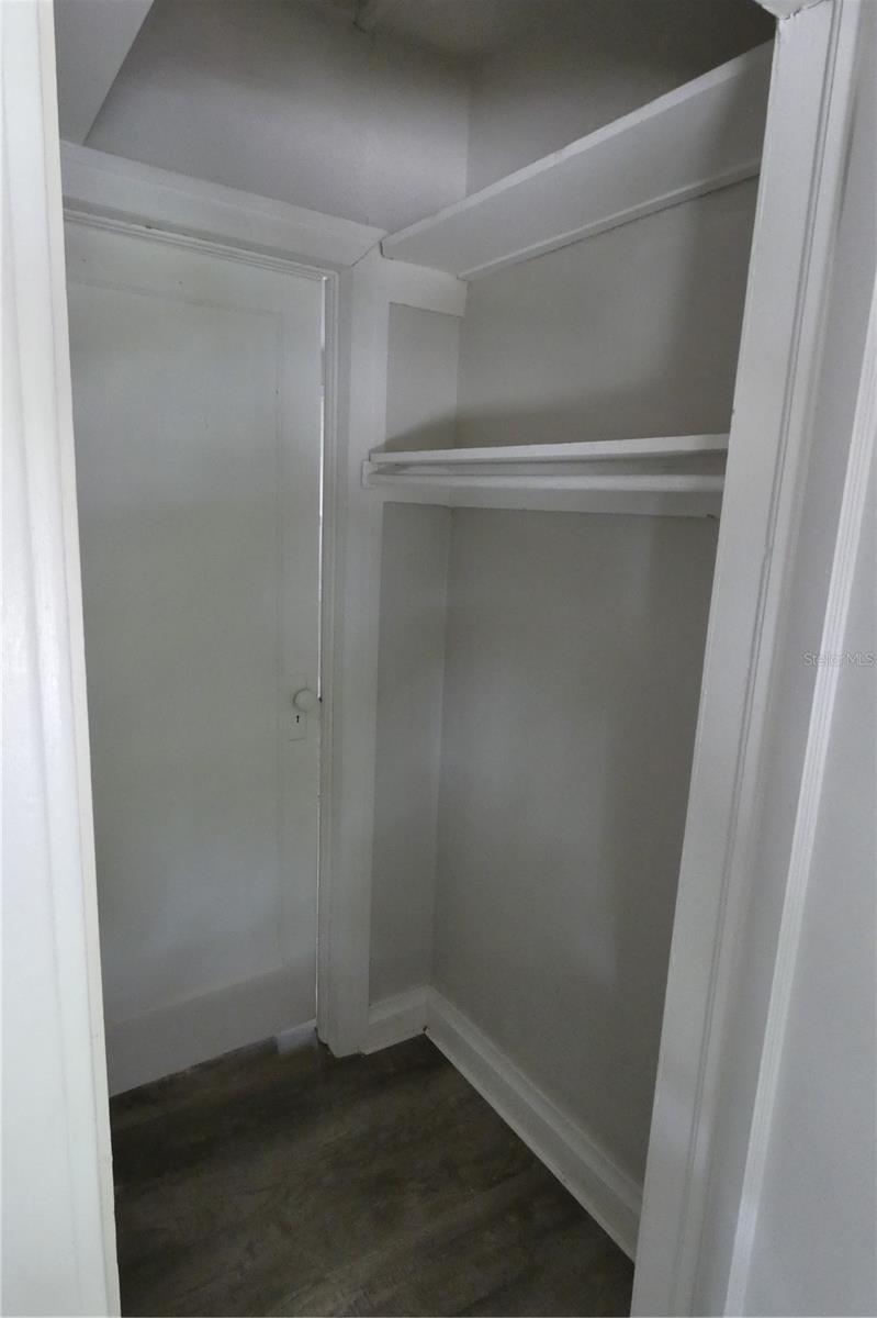 garage apt - walk in closet