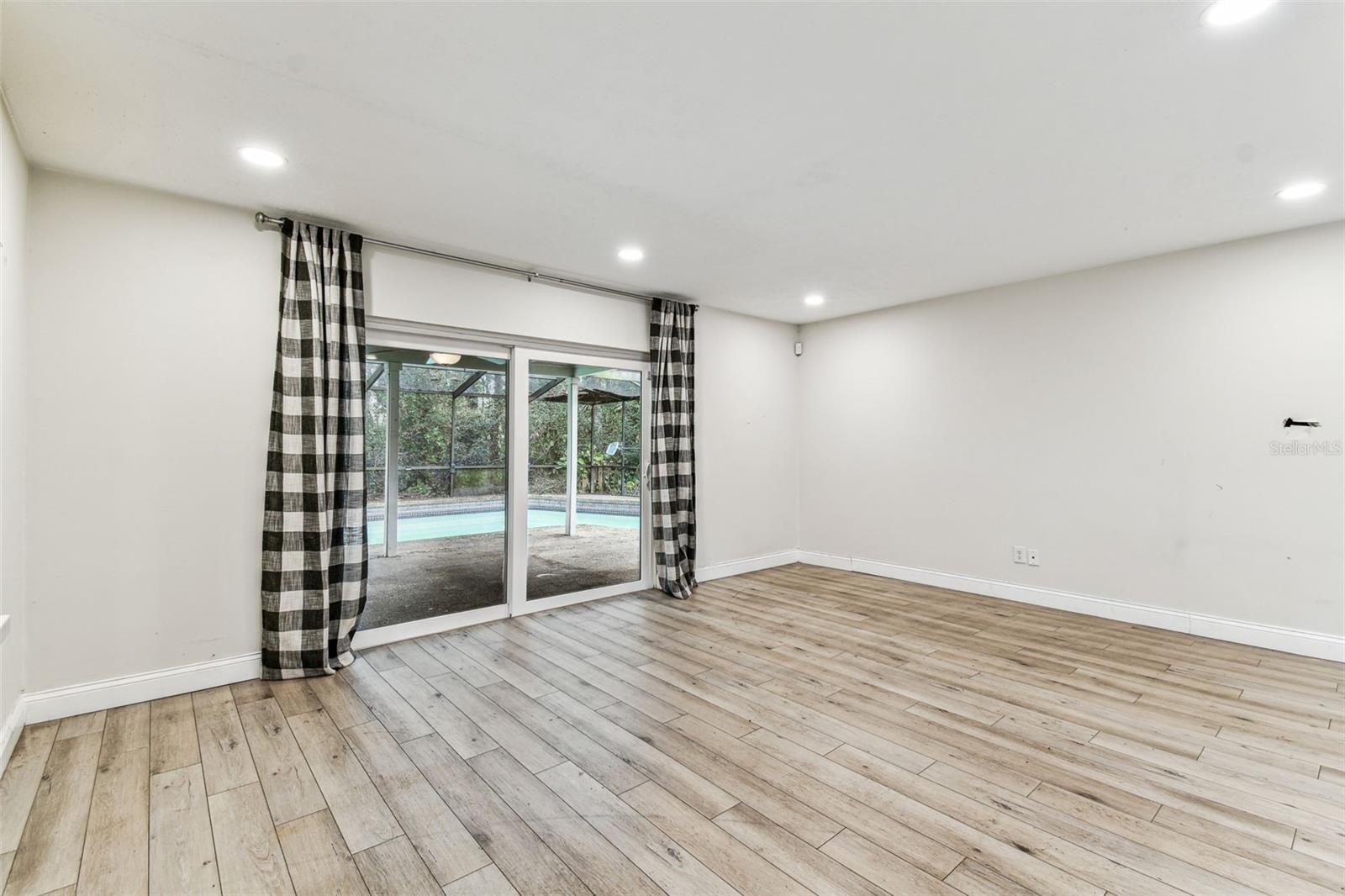 Family Room w/sliders to the pool