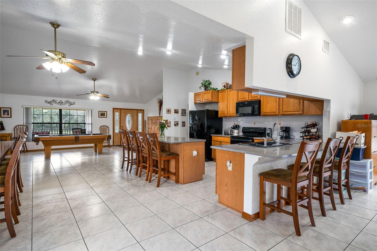 2 breakfast bars for ample space to entertain guests