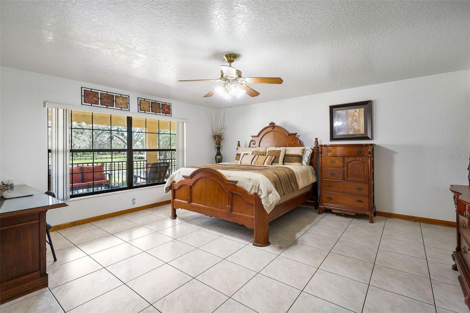 Master En Suite with oversized walk in closet