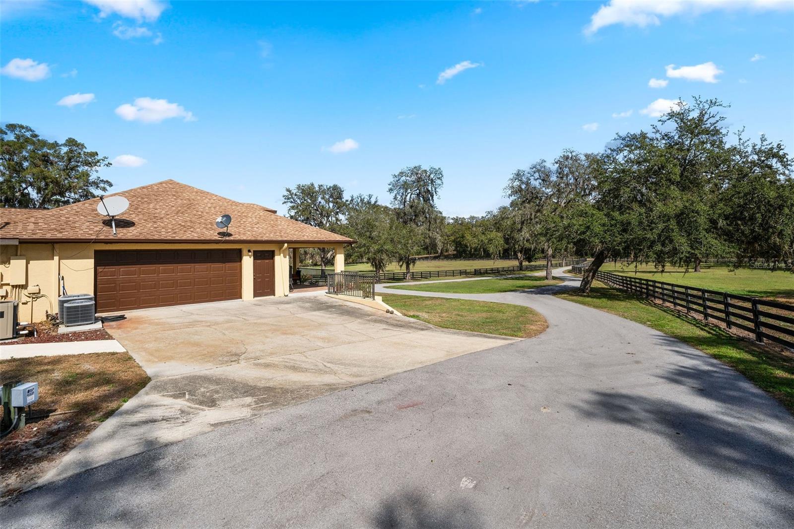 Attached oversize 2 car garage