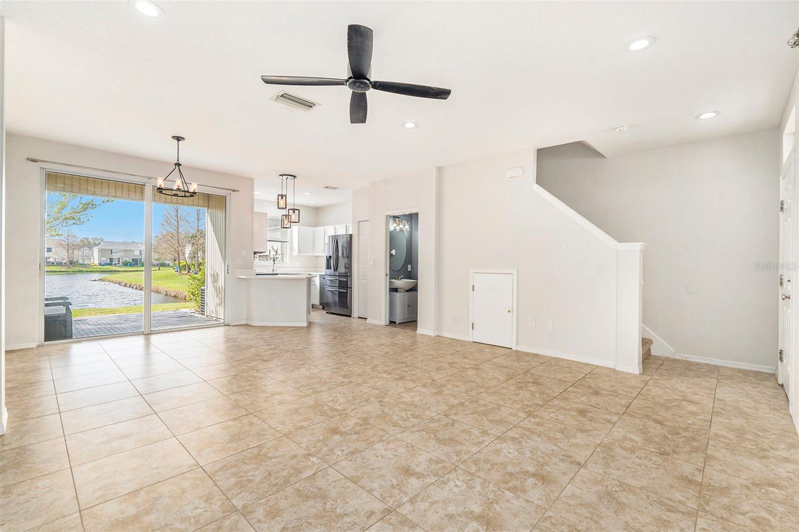 living room/dining room