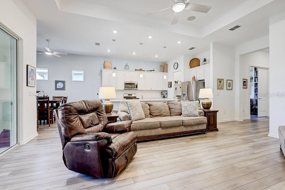 Living room/ Kitchen area
