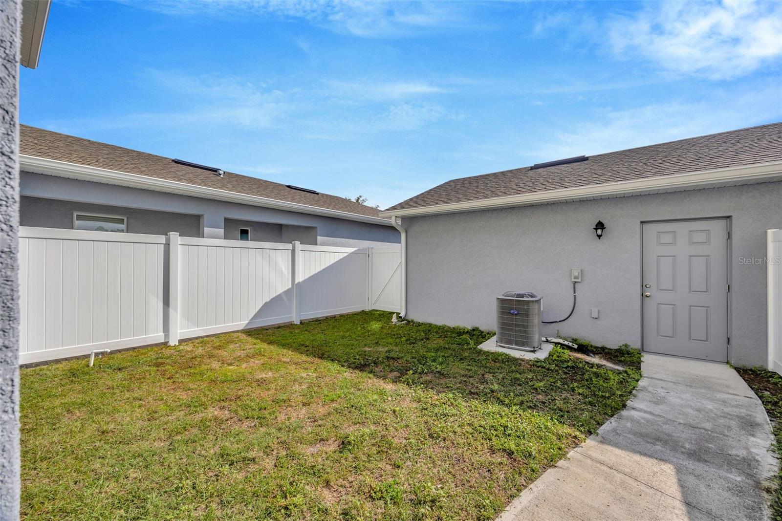 Courtyard between townhomes & Garage