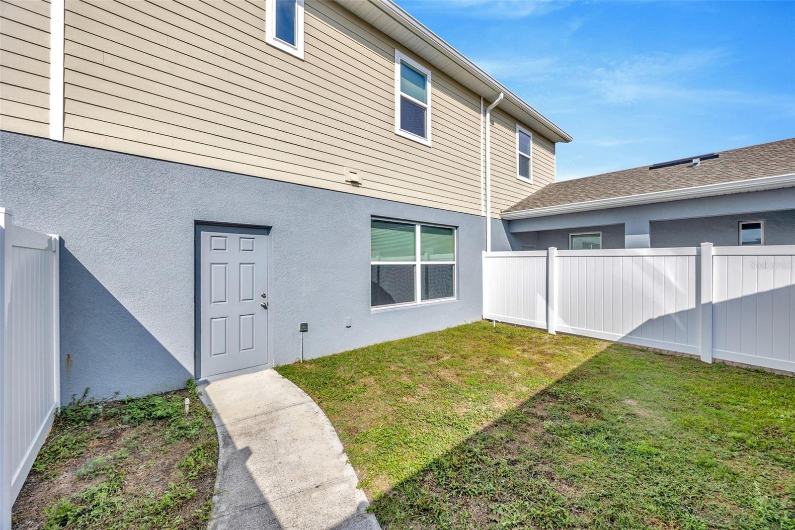 Courtyard between townhomes & Garage