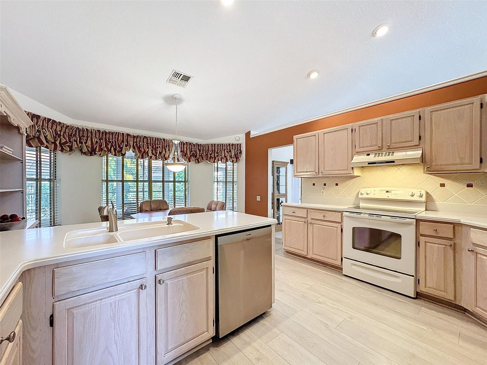 Bright spacious kitchen