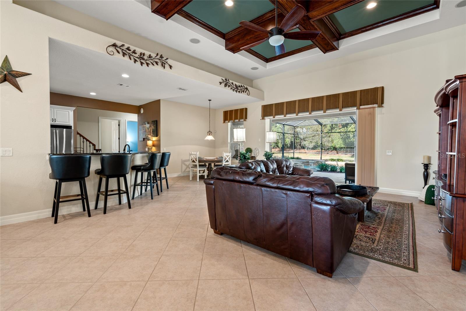 Great Room & Breakfast Bar