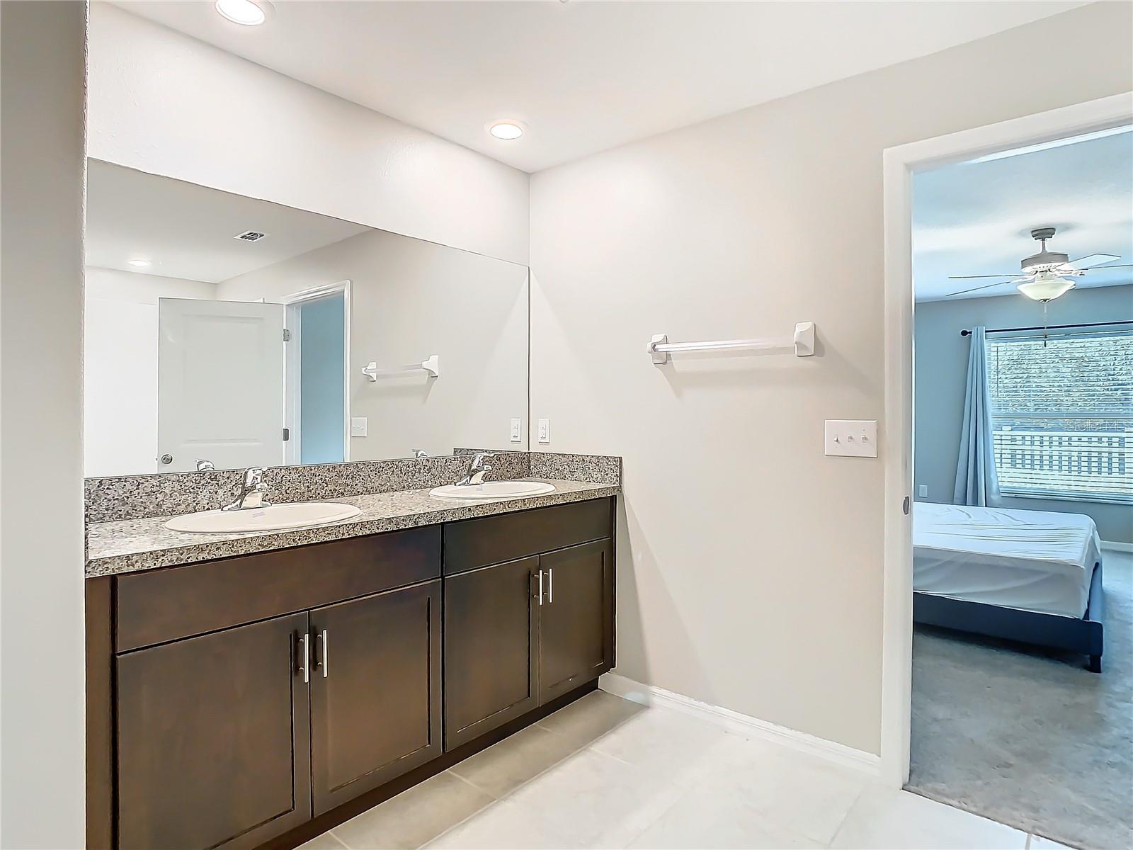 Primary Bathroom Suite w/Double Sink Vanities