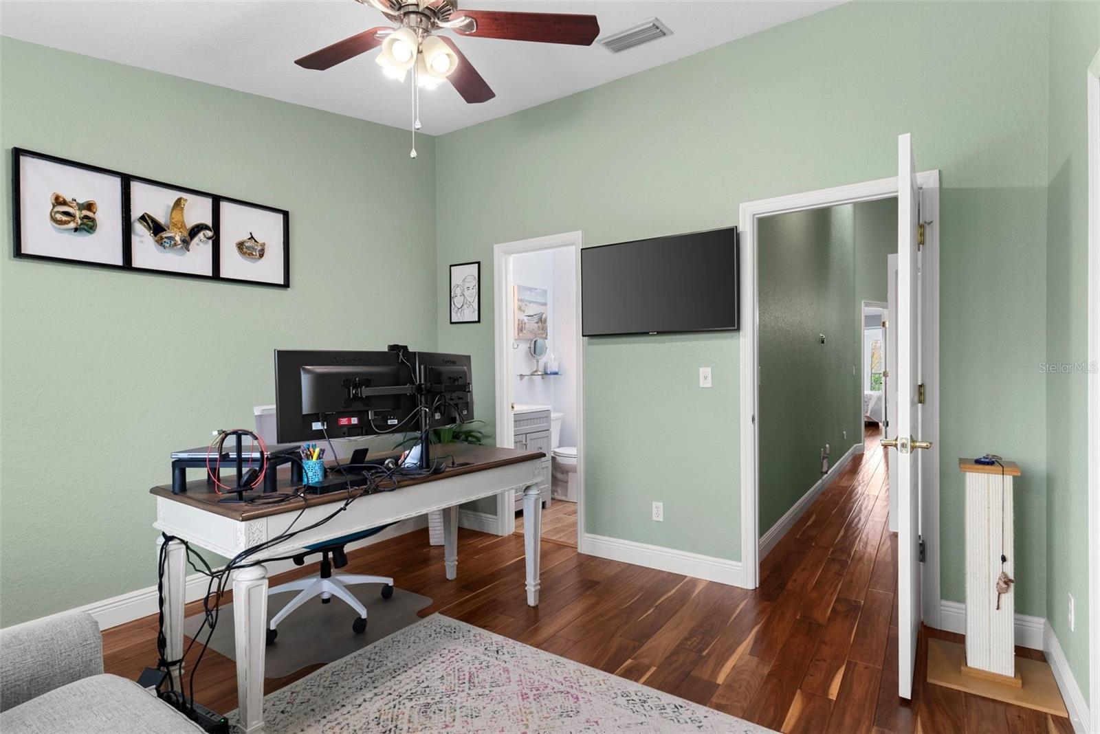 Bedroom with Ensuite Bathroom