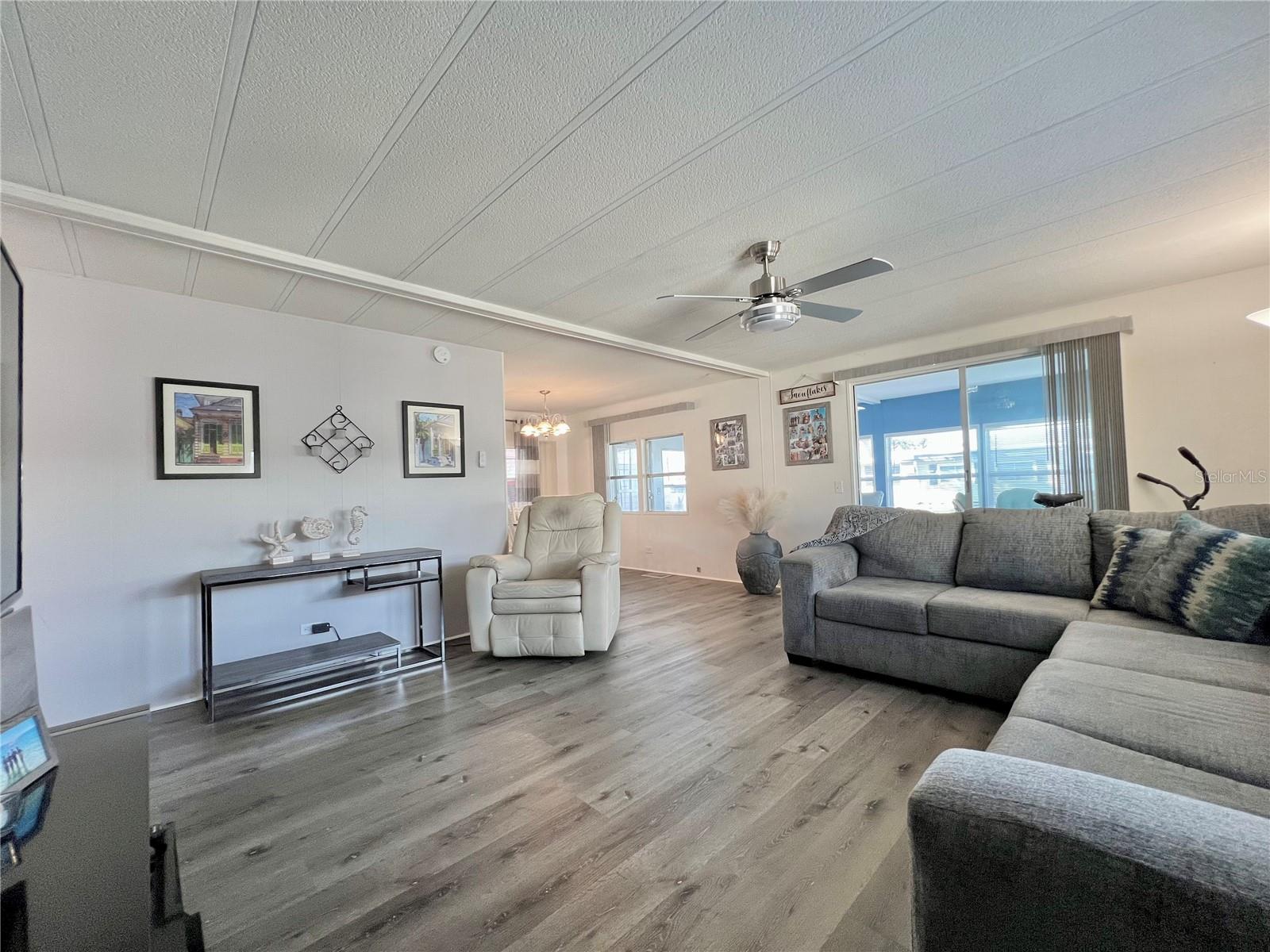 Living room with great furniture that stays with the home