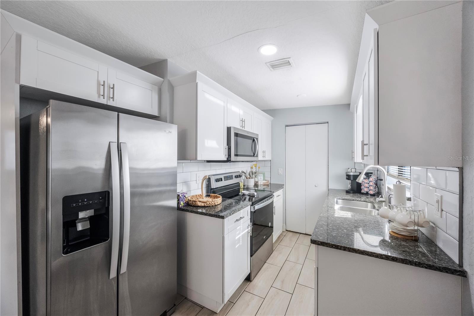 Functional and bright kitchen