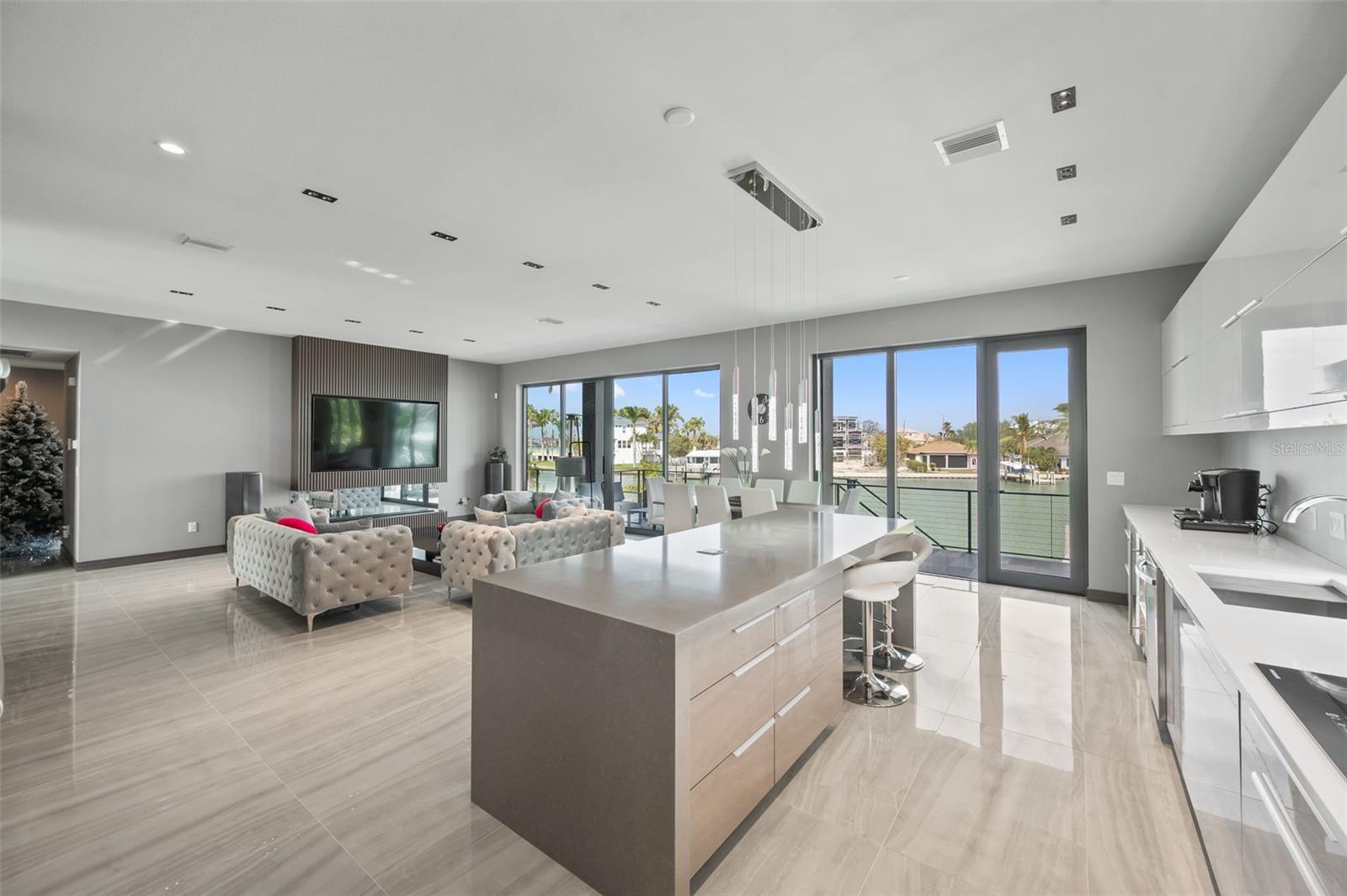 Kitchen / living room